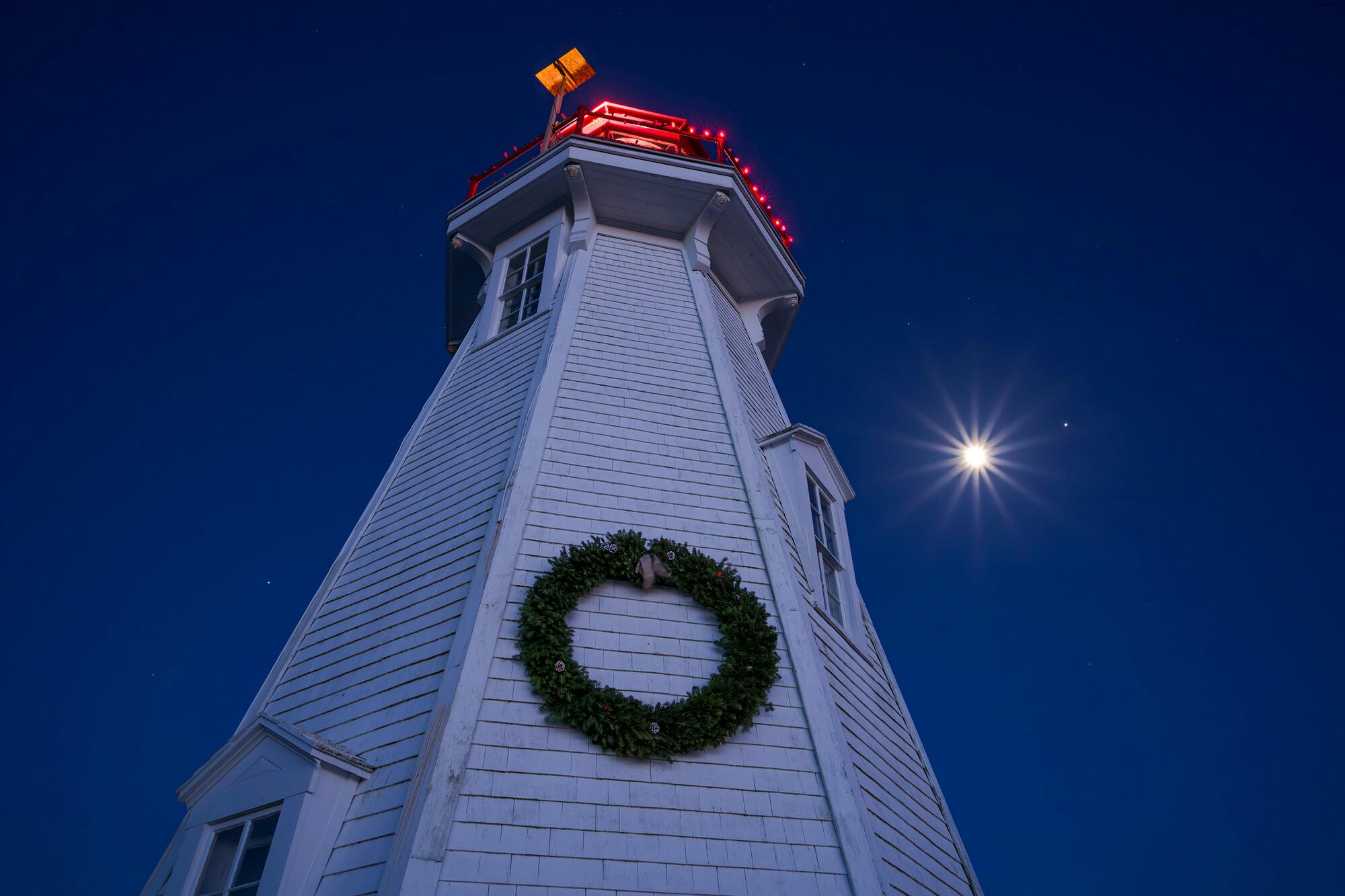 Moon and Wreath at Mulholland Lighthouse